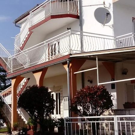 Haus Silvia Hotel Jadranovo Buitenkant foto